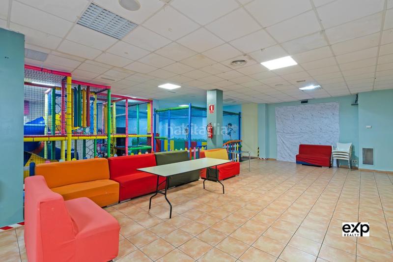 Foto f57b34a5-1729-44aa-a70f-e928e8315e96. Lloguer local comercial a Zona Avenida al Vedat Torrent