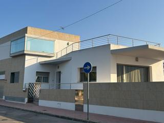 Maison jumelée  Malecom. Amplia casa en rojales con bonitas vistas