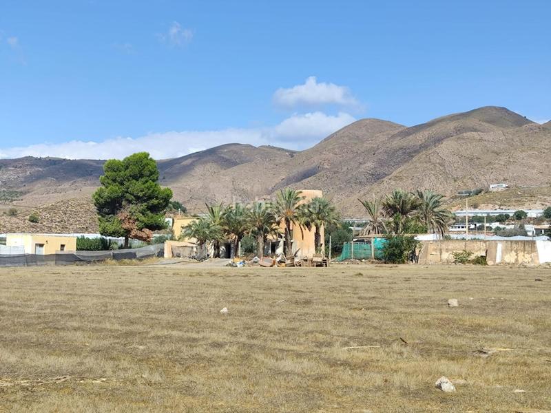 Foto b0edce3f-84ea-4ed8-9b7d-ec811e49c1a7. Finca rústica a Berja