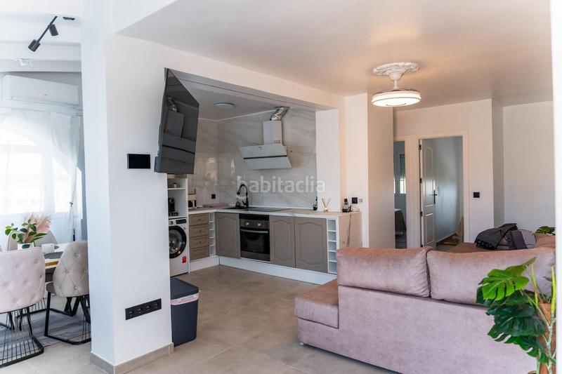 Foto 0fbe40a4-2d62-4178-8bb8-222e27529574. Xalet amb aparcament a calas Santa Pola este Santa Pola