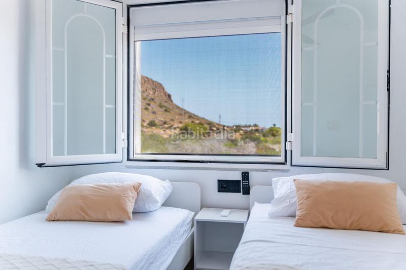 Foto 3dac2cc4-2a0a-4367-be65-84a396073216. Xalet amb aparcament a calas Santa Pola este Santa Pola