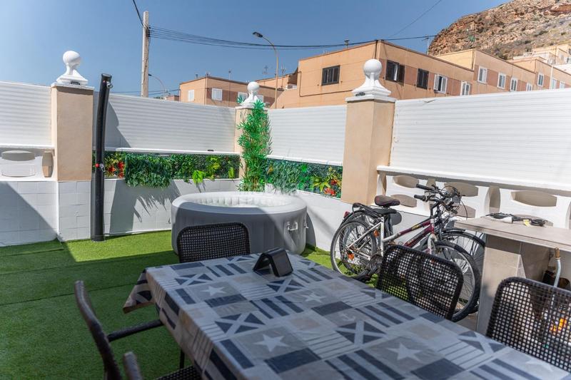 Foto 774fc680-82b0-4802-a4a4-1be492d73f14. Xalet amb aparcament a calas Santa Pola este Santa Pola