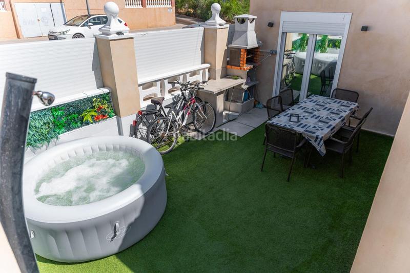 Foto a2fb649b-83ba-481c-a3b9-b44b0e8e3936. Xalet amb aparcament a calas Santa Pola este Santa Pola