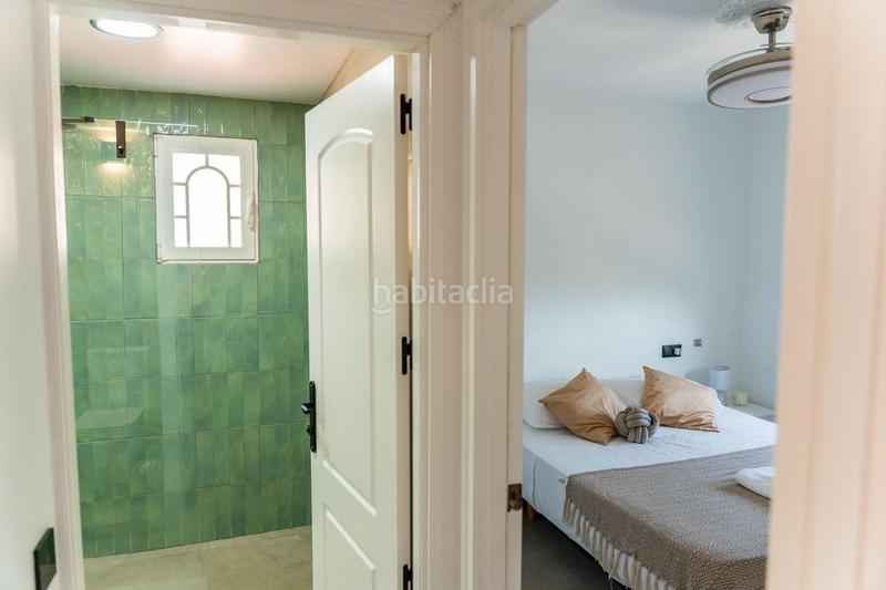 Foto dd5ded56-1c60-4e72-8292-e363cb172d8e. Xalet amb aparcament a calas Santa Pola este Santa Pola