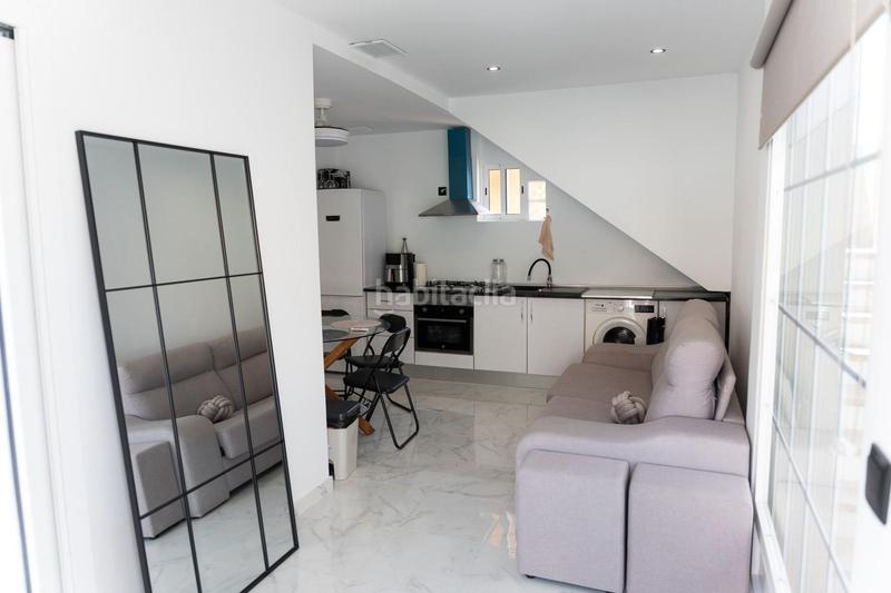 Foto fad5eee7-c51b-49b4-9a9a-5ae99c4974e3. Xalet amb aparcament a calas Santa Pola este Santa Pola