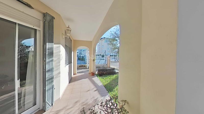 Foto 8826fed0-3a78-4ef0-9005-50a46a5deb18. Chalet con parcheggio in Oliva nova Oliva