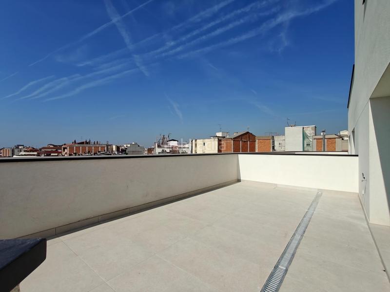 Foto b0b713f6-90de-44e8-96ab-c5c913551e18. Ático exclusivo ático con terraza y vistas panoramicas en Barcelona
