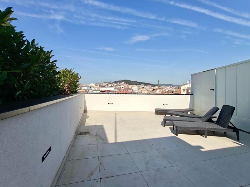 Foto f277923d-b83a-4230-b338-606575777c61. Ático exclusivo ático con terraza y vistas panoramicas en Barcelona