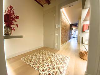 Piso  Gran vía corts catalanes. Exclusiva vivienda reformada a estrenar en la gran vía de barcel