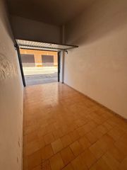 Aparcament cotxe a Calle jiménez quesada 2. Garaje privado zona supermercado