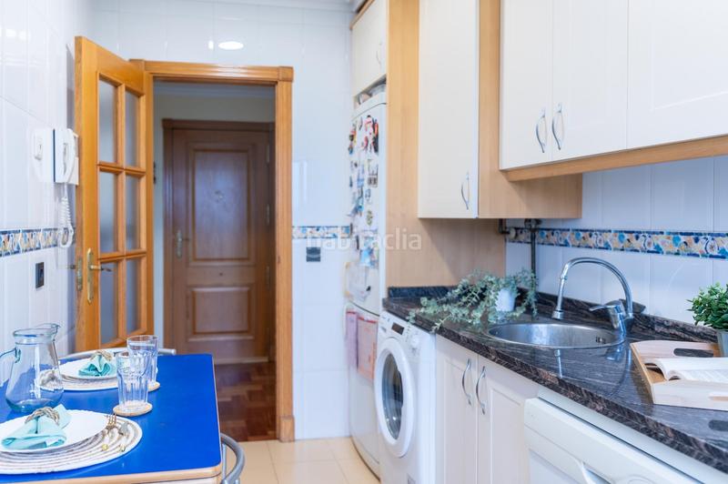 Foto 6489ed5c-8745-41d9-9768-c8f552730dbc. Pis a calle coaña 2 a La Florida Oviedo