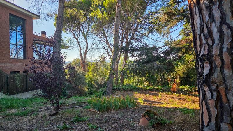 Foto a95b9dc8-b548-4cbc-97fe-b822f4b75a0a. Terrain résidentiel dans carrer carrer del pirineu dans Navarcles