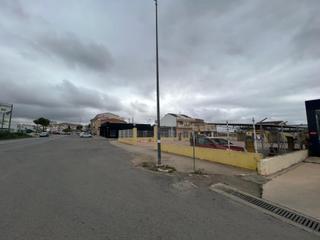 Terrain résidentiel à Calle de jaén 43. Solar urbano en zona de expansión de hellín