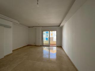 Pis a Zona Calvario. Luminoso piso de 3 dormitorios con terraza y garaje en pleno cen