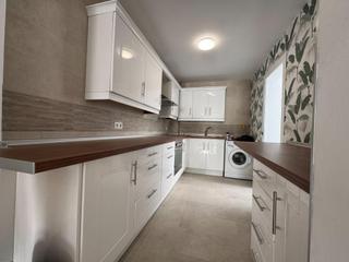 Flat in Zona Calvario. Luminoso piso de 3 dormitorios con terraza y garaje en pleno cen