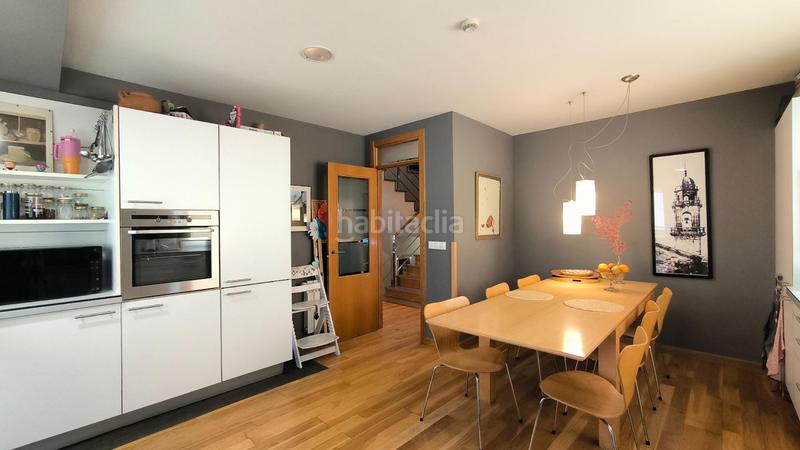 Foto 378cdd78-f863-4ed5-8bd3-dfd2881b45ed. Semi detached house with heating parking pool in Poio