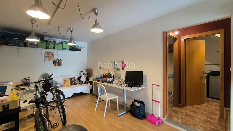 Foto b983bcfb-c25c-4bb7-a27c-503030683283. Semi detached house with heating parking pool in Poio