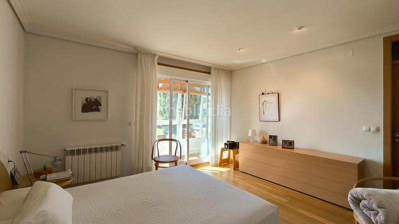 Foto f3126bae-334d-42d0-ae53-1a064c1d69a5. Semi detached house with heating parking pool in Poio