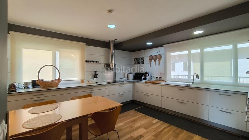 Foto f440c91f-6d52-4021-b95b-d678d02b1faf. Semi detached house with heating parking pool in Poio