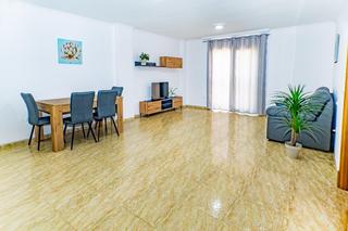 Appartement  Calle de brasilia. Piso de 1 dormitorio recién amueblado en pleno centro de el ejid
