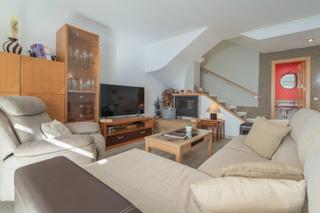 Doppelhaus in Calle de antonio machado. Gran casa unifamiliar de cuatro dormitorios junto al centro médi