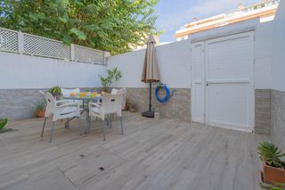 Casa aparellada a Calle de antonio machado. Gran casa unifamiliar de cuatro dormitorios junto al centro médi