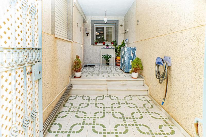Foto 78e5822b-b88d-4c8d-8fa0-264ef4fa4015. Duplex avec parking dans Retamar Almería