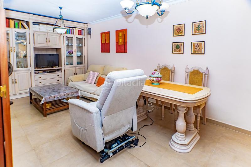 Foto be9a1b29-68ff-48bd-829c-5f40f95f12a7. Duplex avec parking dans Retamar Almería