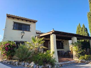 Mas à Centro. Encantadora casa de campo con vistas al mar y la montaña  salobr