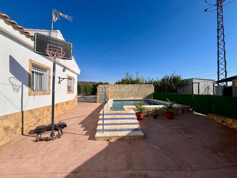 Foto f9ba7980-b3e3-46b4-bb15-8c0ba85888c2. Xalet amb aparcament piscina a Montroy