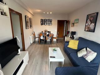 Appartement  Panades. Piso de tres dormitorios con plaza de garaje incluida