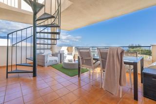 Ático  Calle higuera. Atico duplex con vistas al mar y dos plazas de garaje.