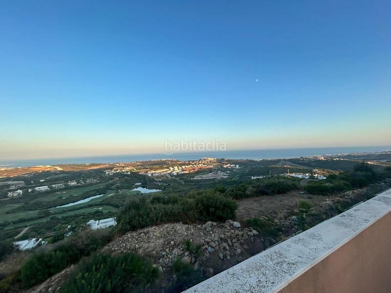 Foto bcde6f86-f627-4898-aa05-43b65dcb9fe5. Attique avec parking dans Doña Julia Golf Casares