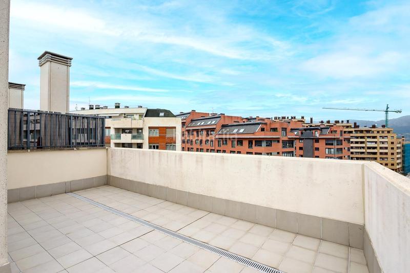 Foto 18e16d96-b591-48f5-bd99-55de26dced87. Dachwohnung in calle de josé maría marcilla 19 in Oviedo