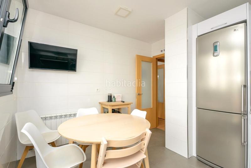 Foto 24ab0c26-e150-4c09-9a9d-4a52702aa5e7. Dachwohnung in calle de josé maría marcilla 19 in Oviedo