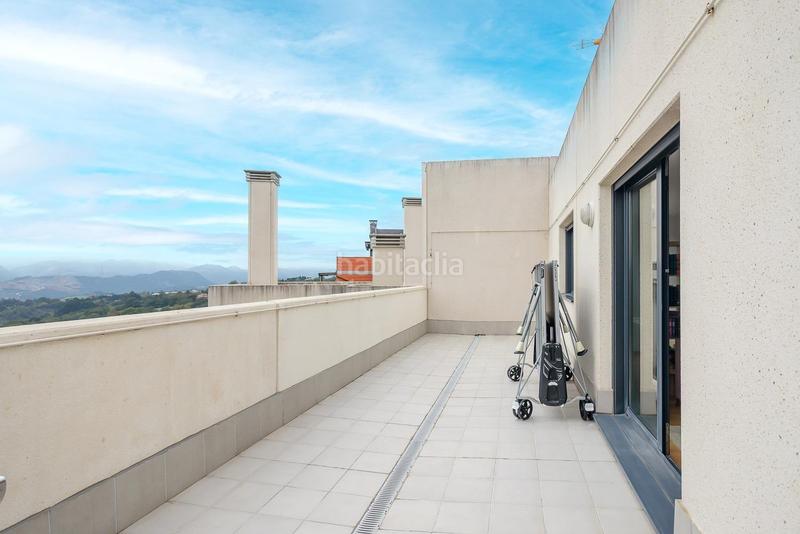 Foto 2ba80421-20af-4ab5-8751-9c5bc1d68636. Dachwohnung in calle de josé maría marcilla 19 in Oviedo