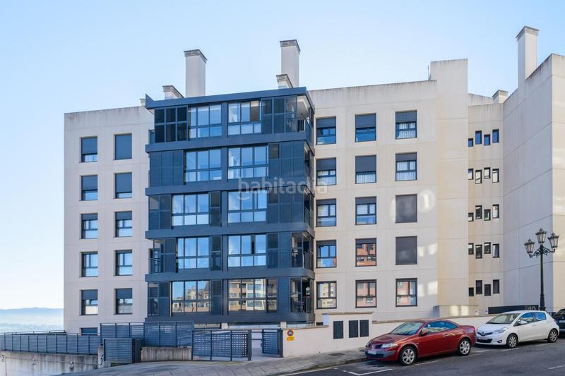 Foto 444eda2c-65e9-494f-85ba-ec0f3ea48dd4. Dachwohnung in calle de josé maría marcilla 19 in Oviedo