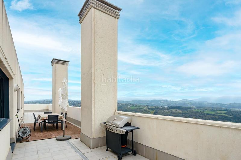 Foto 63272e7f-cb69-455a-82cd-6cc4de635c08. Dachwohnung in calle de josé maría marcilla 19 in Oviedo