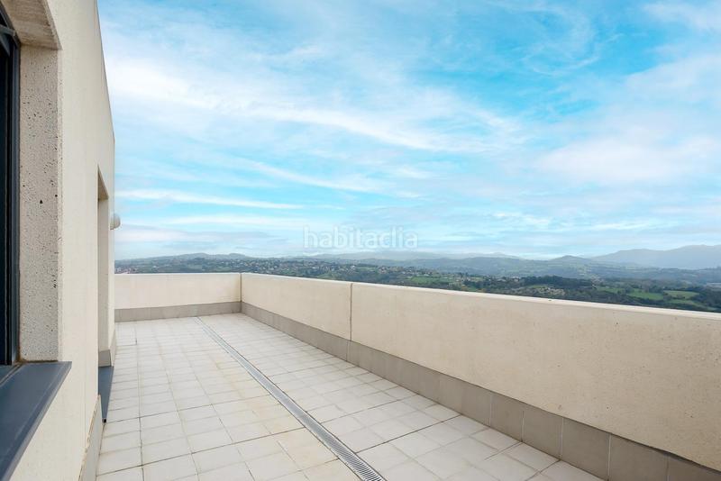 Foto f25287f8-2269-4509-959d-5c3cfe36d8fe. Dachwohnung in calle de josé maría marcilla 19 in Oviedo