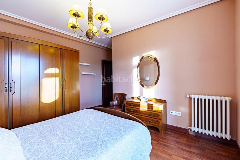 Foto 9412ae70-f96e-4fad-9256-0d346f60717c. Chalet mit heizung parking in A Carballeira Ourense