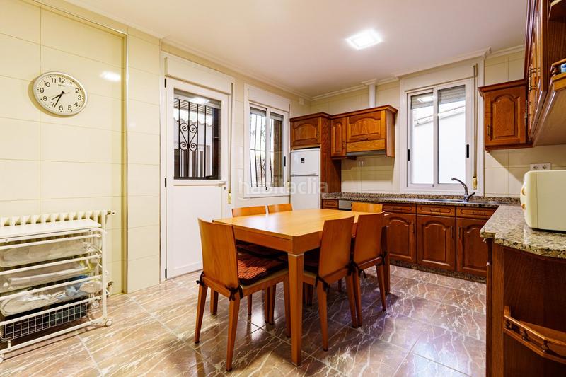 Foto ae4cfec2-ba77-4f39-92f9-0d439c82424f. Chalet mit heizung parking in A Carballeira Ourense