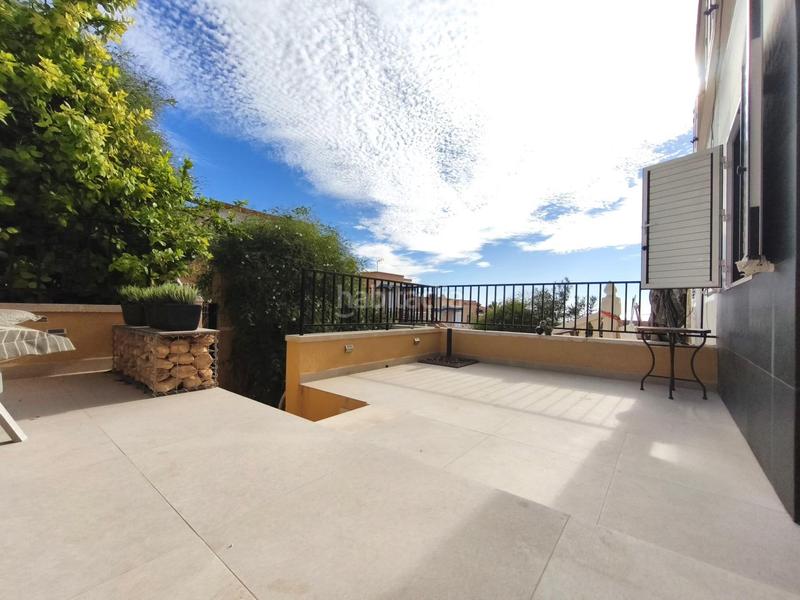 Foto ff2ed3cf-1ced-46c0-9982-b31c852717e3. Pis amb aparcament a calas Santa Pola este Santa Pola