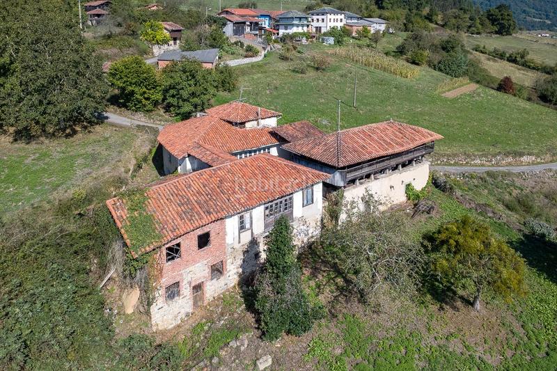 Foto a9d815b3-5907-482a-ac00-7b5541cd03b1. Maison dans lugar poles 11 dans Salas