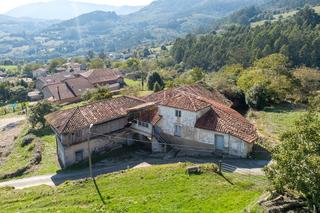 Casa  Lugar poles 11. Caserío con terreno en poles salas  asturias