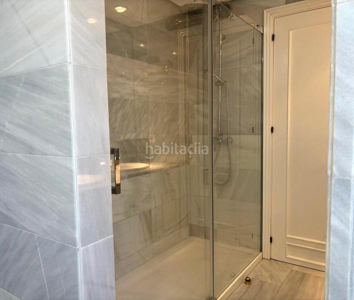 Foto 03965761-f7e1-4df8-9397-70a1b62ef804. Miete appartement mit parking in Río Real Marbella