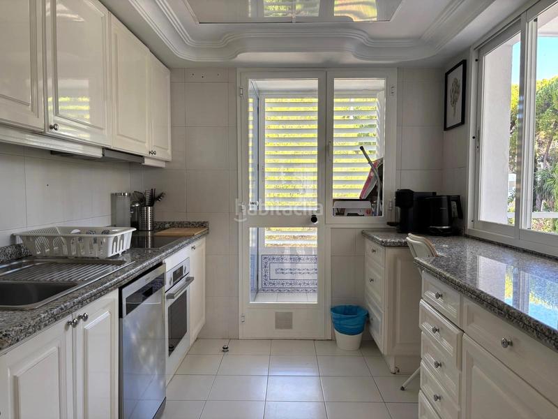 Foto 351d6bf1-cf6d-408d-9e42-740b7eeba96b. Miete appartement mit parking in Río Real Marbella
