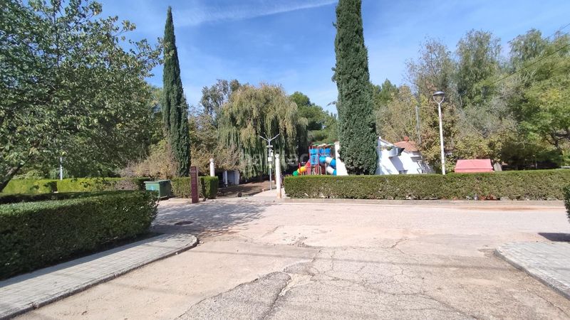 Foto 4cc2ba48-0083-44b3-b2ff-9547b657cc2c. Casa adosada  en Caudete de las Fuentes