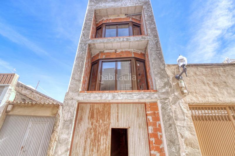 Foto a0f415ce-449f-4c3c-897e-e02ba12e3e61. Casa tríplex de 330 m alquiler con opción a compra! en Albatera