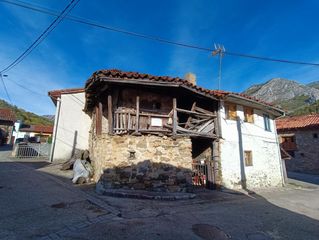 Maison jumelée à Bezanes 74. Tu casa de piedra en el parque natural más bonito de asturias.