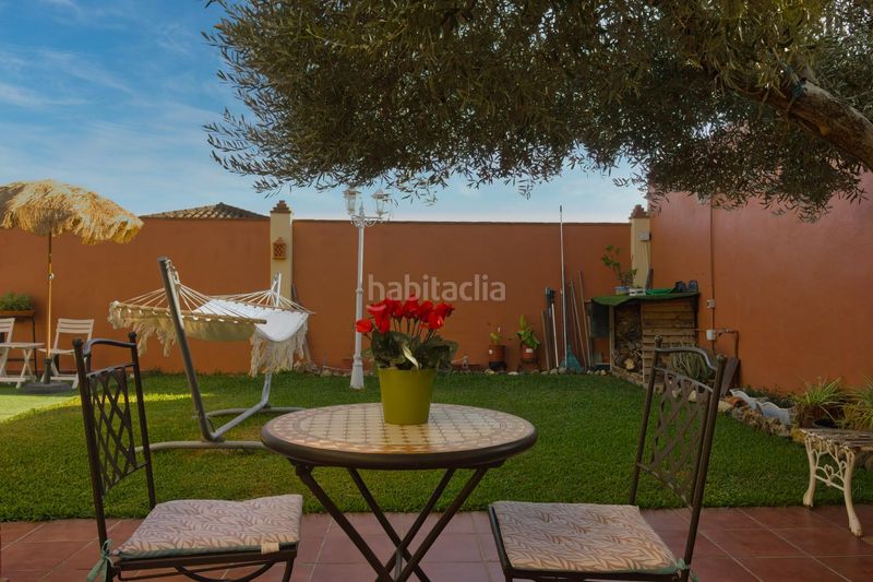 Foto 12290a8e-8765-418a-9ff2-1f1ff87b8eef. Casa amb aparcament piscina a Almensilla